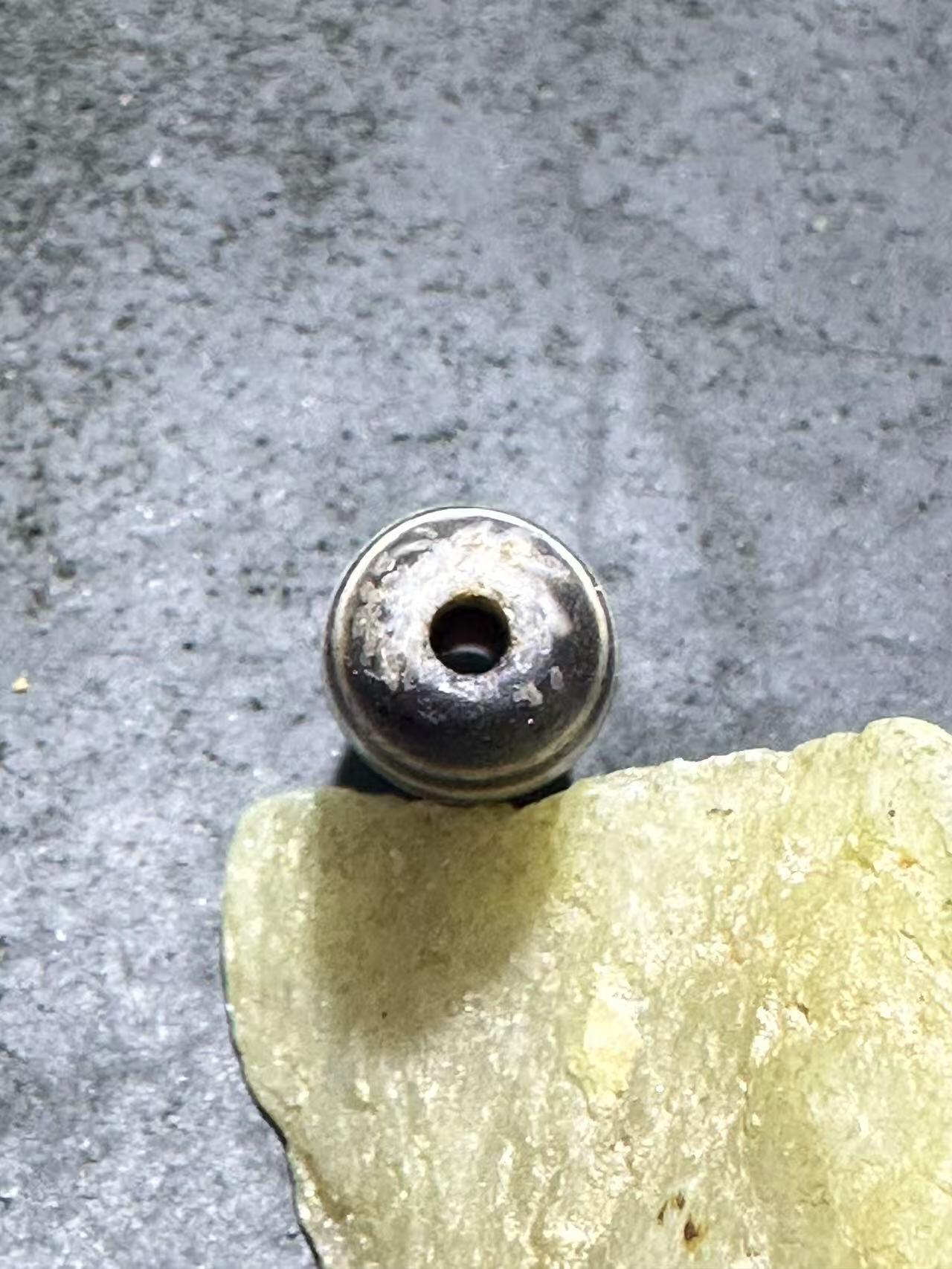 藏传三眼玛瑙随形天珠一颗