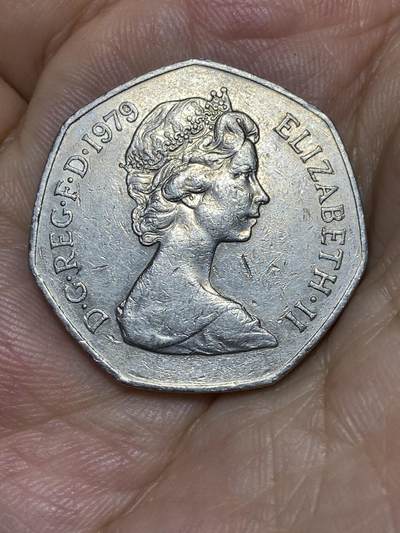 2025年第七十三场(总第九十九场）外国好品散币(免佣金) 英国🇬🇧1979年50新便士(伊丽莎白二世中年花冠，十进制第一版)