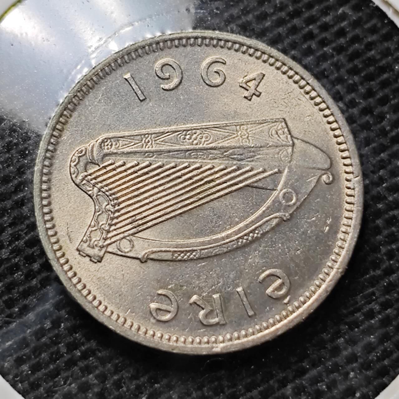 KK钱币收藏小铺 第315期 2月预留时间 周末发货 1964爰尔兰3便士 带光