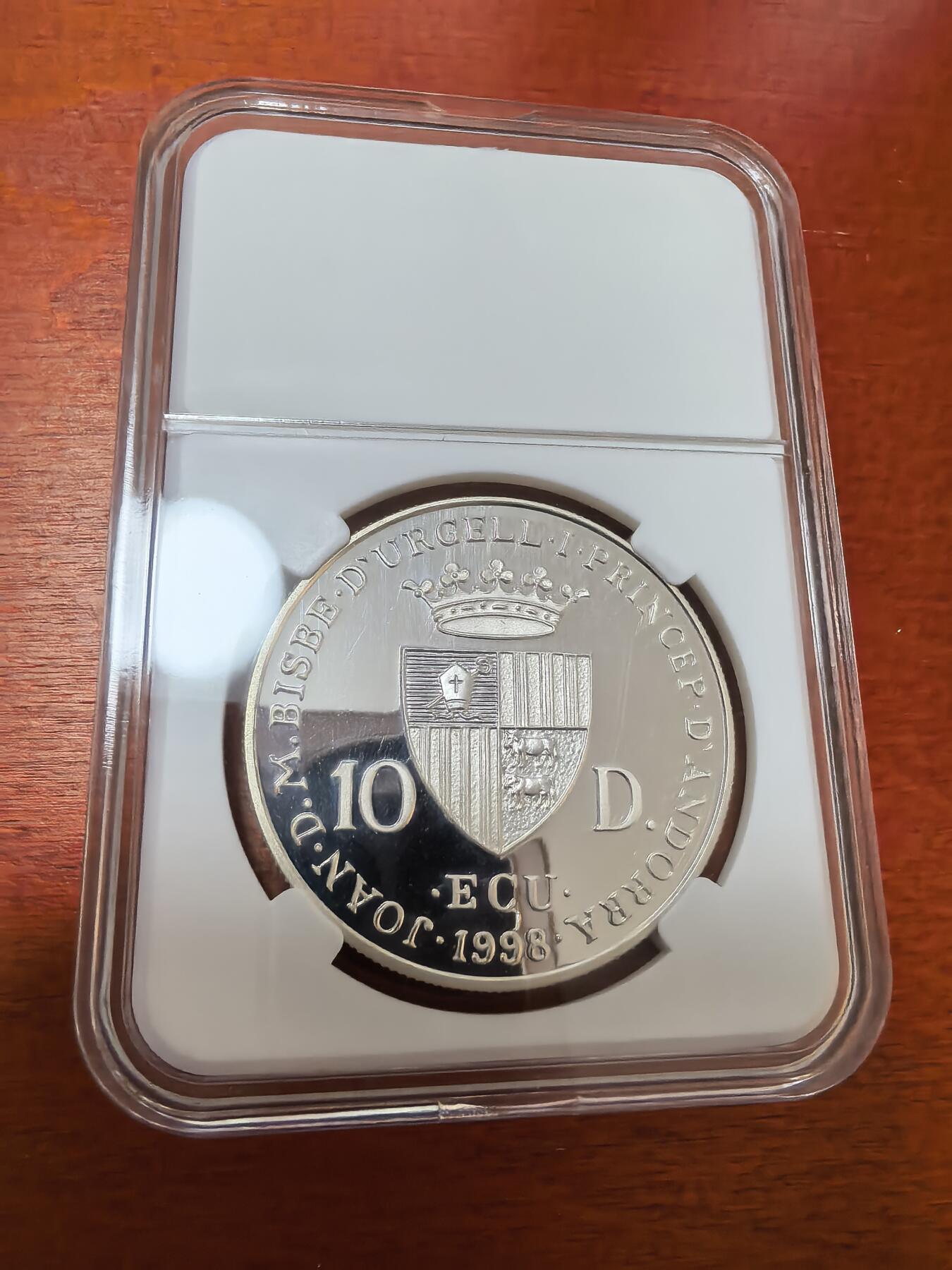长老汇蛇年精选第三十场拍卖 1998安道尔亨德尔10第纳尔精制银币，发行量25000，1盎司925银，自装盒