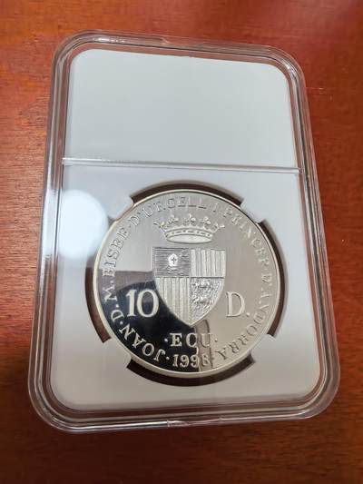 长老汇蛇年精选第三十场拍卖 1998安道尔亨德尔10第纳尔精制银币，发行量25000，1盎司925银，自装盒