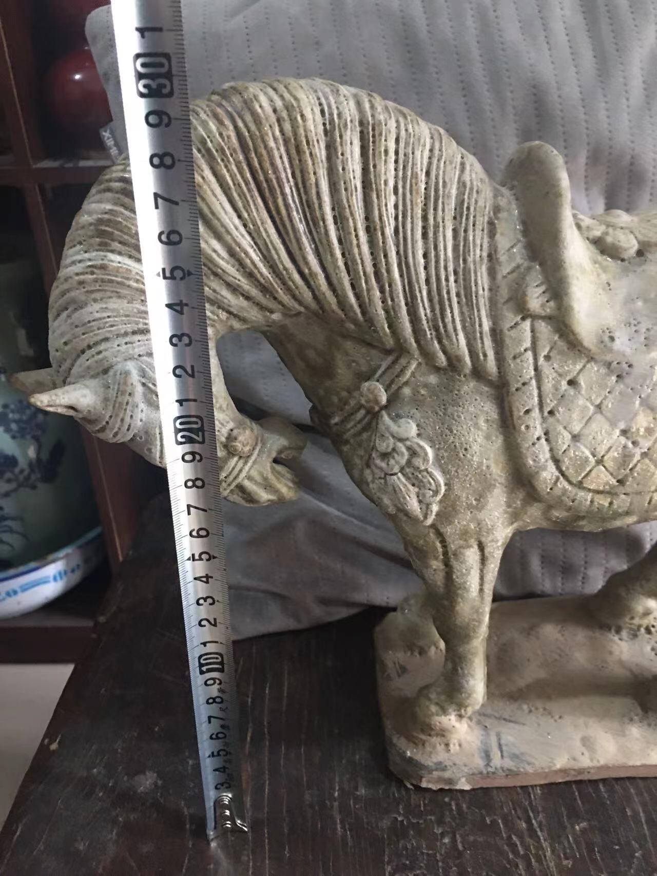 青釉马摆件，生态好，尺寸大，造型漂亮，见图示