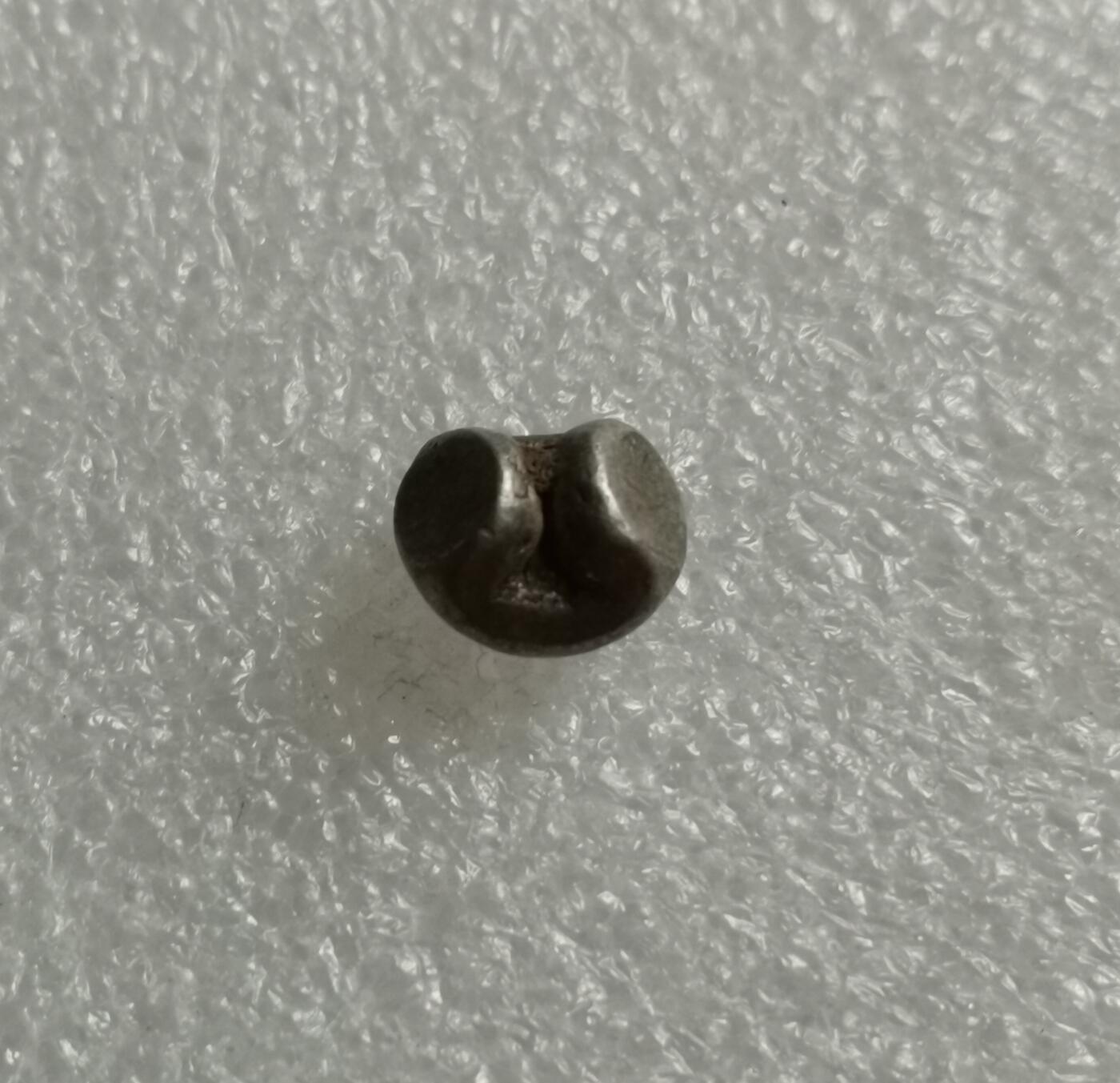 瓶子🏺第201期拍卖会  15-16世纪暹罗象形和海螺🐚戳记屁股锭银锭