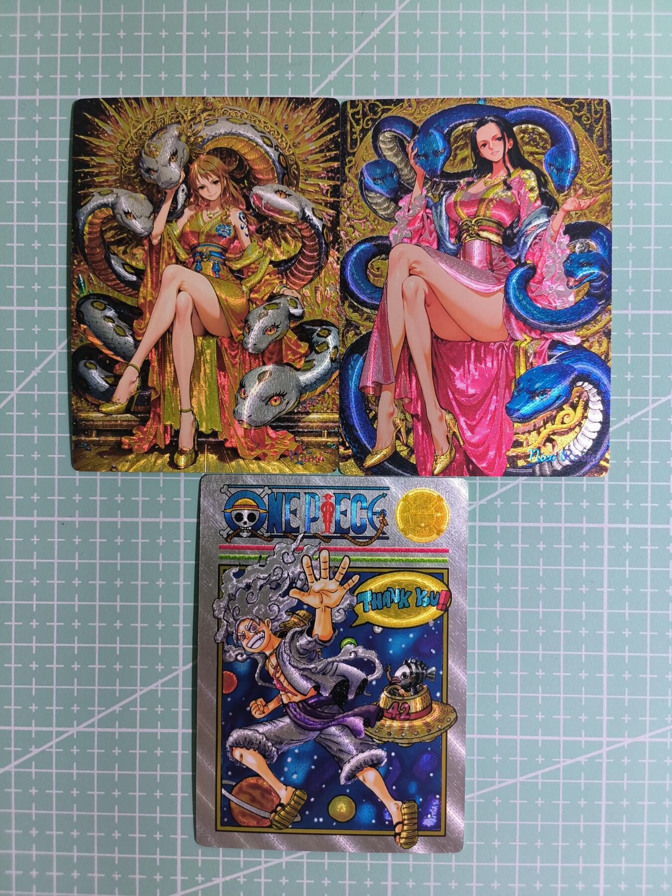 C先生卡牌 第8期 豪杰传亲签 西游姬亲签 卡德曼亲签 人间传亲签（品控显微镜勿拍！默认微瑕。持续收拍品中。。欢迎送拍） 【粗闪】奇点盲包系列《海贼王》三张