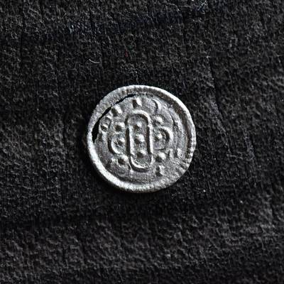 【良泉】第36期【直播场】8月21日晚19.30点开拍！173组，西方古代钱币、杂项专场 - 【透打美品】公元1095-1116年【中世纪】匈牙利，阿尔帕德王朝国王——卡尔曼，第纳尔【微型】银币，0.13克