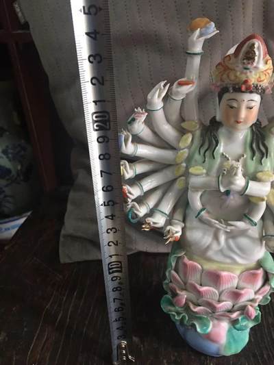 50年代千手观音像，工艺漂亮，瓷质好，老佛像收藏佳品 - 50年代千手观音像，工艺漂亮，瓷质好，老佛像收藏佳品