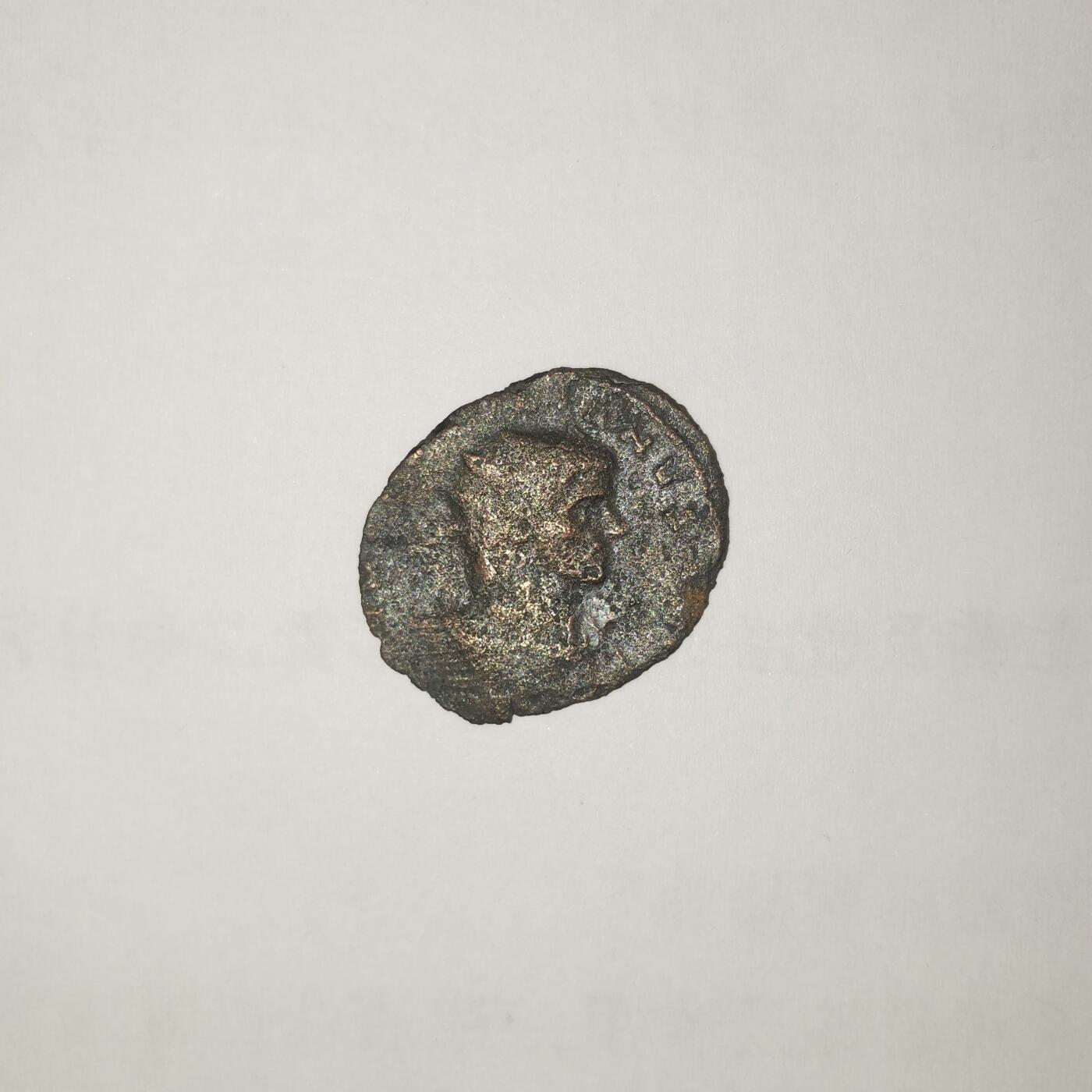 罗马帝国奥勒良（公元270年-公元275年在位），货币改革后的安东尼镀银铜币，背面磨损较严重，银层已无