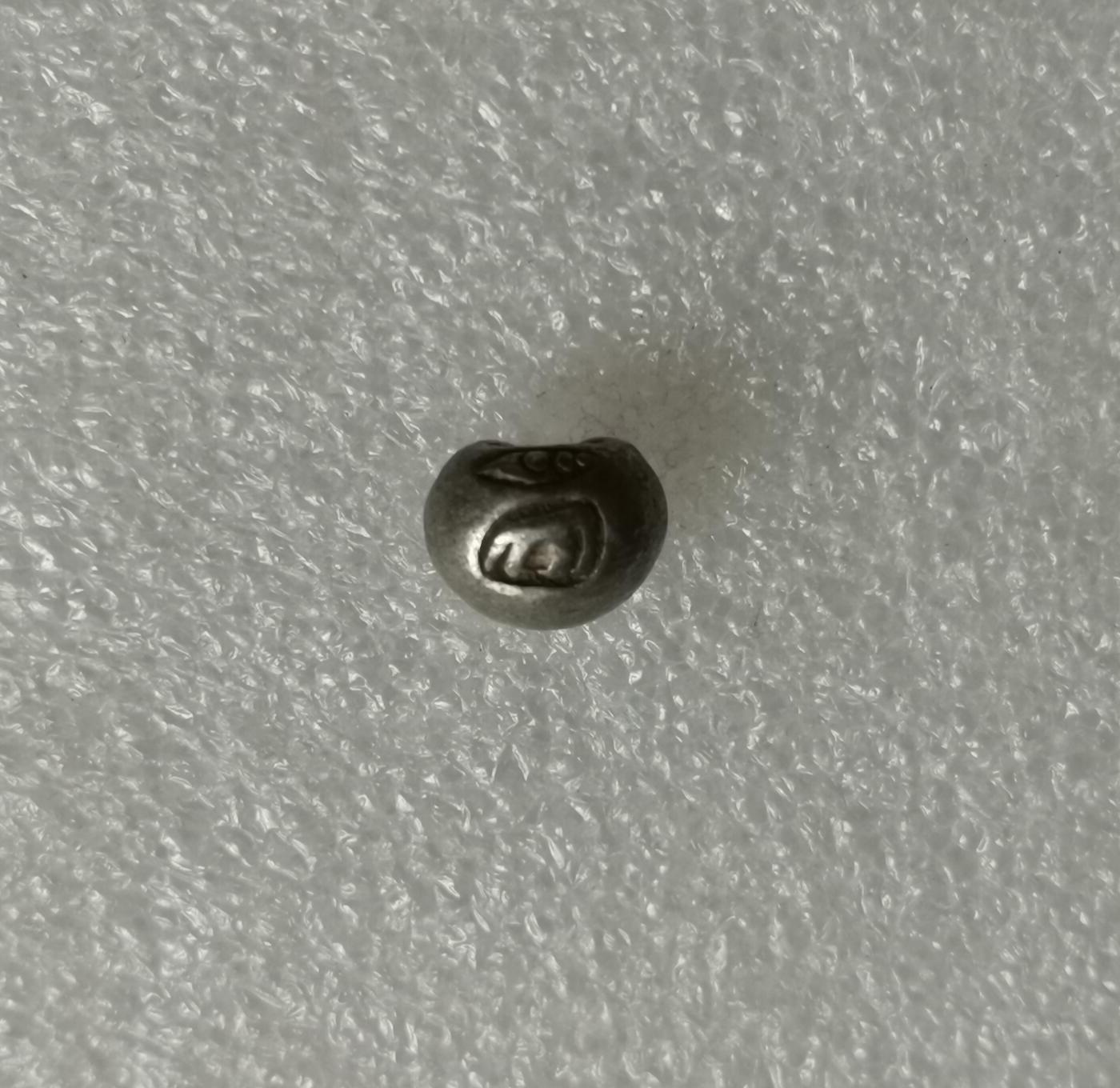 瓶子🏺第201期拍卖会  15-16世纪暹罗象形和海螺🐚戳记屁股锭银锭