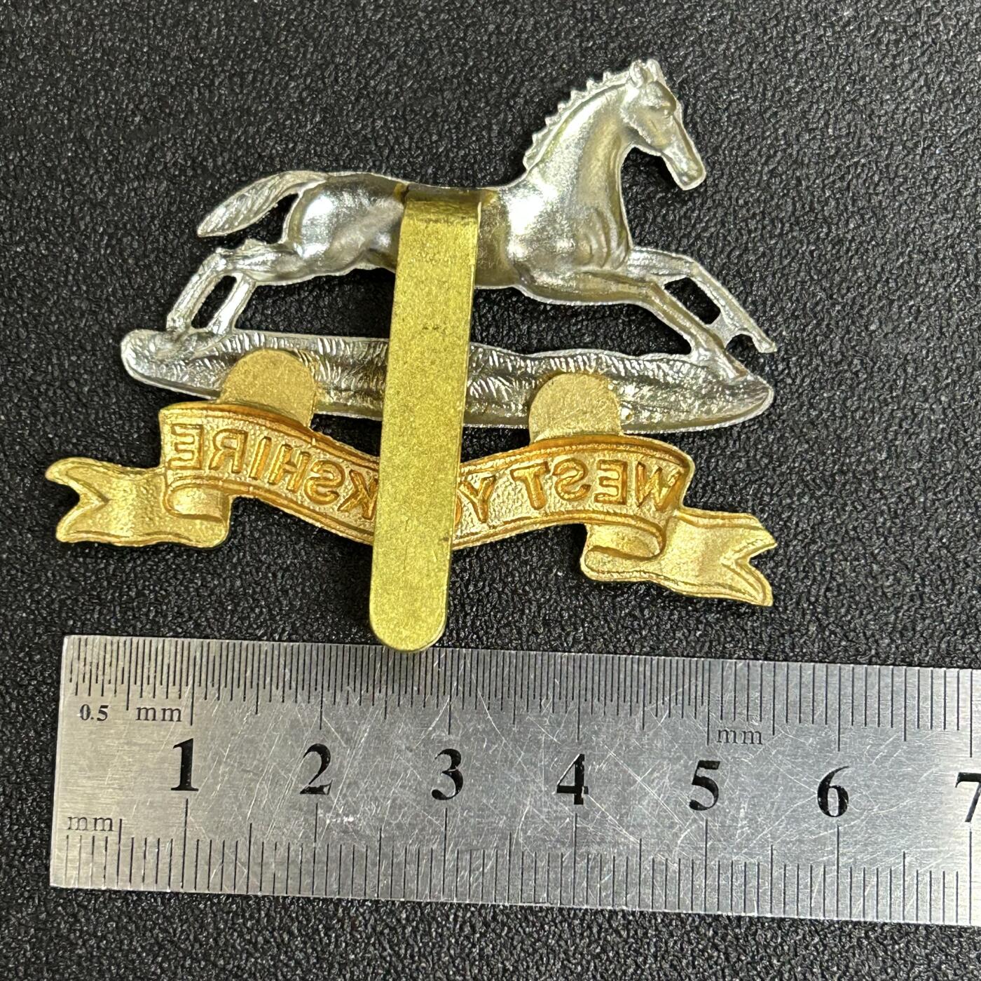 西秦中古拍卖第五十三期 英国二战西约克郡步兵团帽徽