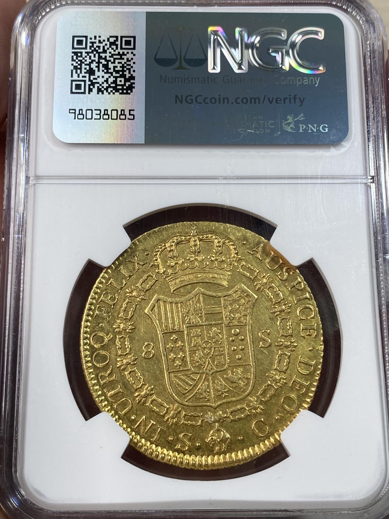 万国钱币拍卖第050期（万国五十期纪念大拍） NGC MS62 1788年西班牙本土卡洛斯三世8埃斯库多大金币 R后带点版本，历史悠久的塞维利亚铸币厂铸造，难得的本土8E，比殖民地少见许多，打制及做工都非殖民地可比。人像面及纹章面深打，细节极佳，1788年也是西班牙明君卡洛斯三世在位的最后一个年份，不容错过的一枚高阶西班牙大金。同款MS63今年6月西班牙拍卖成交价近10W元人民币。