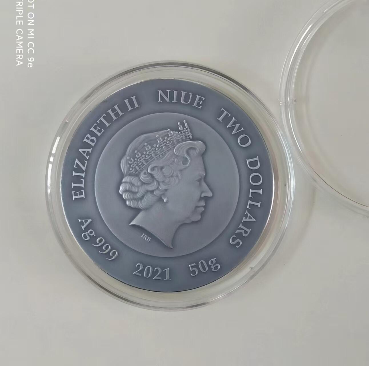 第168期拍卖【长期征集拍品】 纽埃2021，“(0,1 二进制)加密数字货币采矿” , 50克加大(直径达50mm)、高浮雕、仿古、镀金银币. 盒证全. 新颖创新银币.国外原售价310+美元