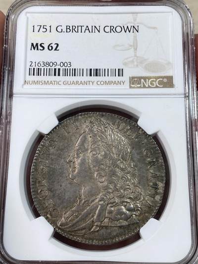 万国钱币拍卖第050期（万国五十期纪念大拍） - NGC MS62 1751年英国乔治二世克朗 英系克朗中的超经典品种  无论币坯还是打制都没有短板 醇厚倒影包浆也掩盖不住的底光迸发 完完全全的标准器 实物上手更加惊艳