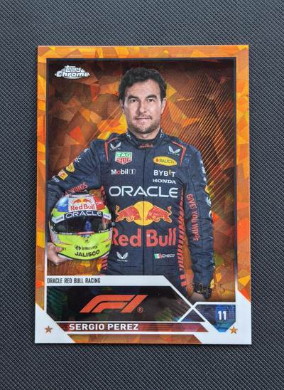 【博洋堂】卡牌拍卖专场第002期 - 2023 Topps Chrome F1 赛车卡 佩雷兹 红牛车队 定妆照 20/25编 橙碎冰折 全球限量仅25张