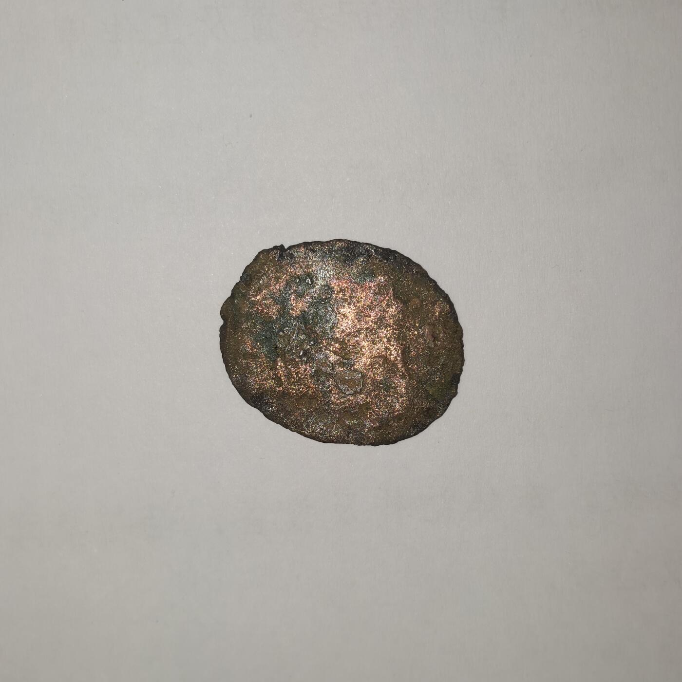 罗马帝国奥勒良（公元270年-公元275年在位），货币改革后的安东尼镀银铜币，背面磨损较严重，银层已无