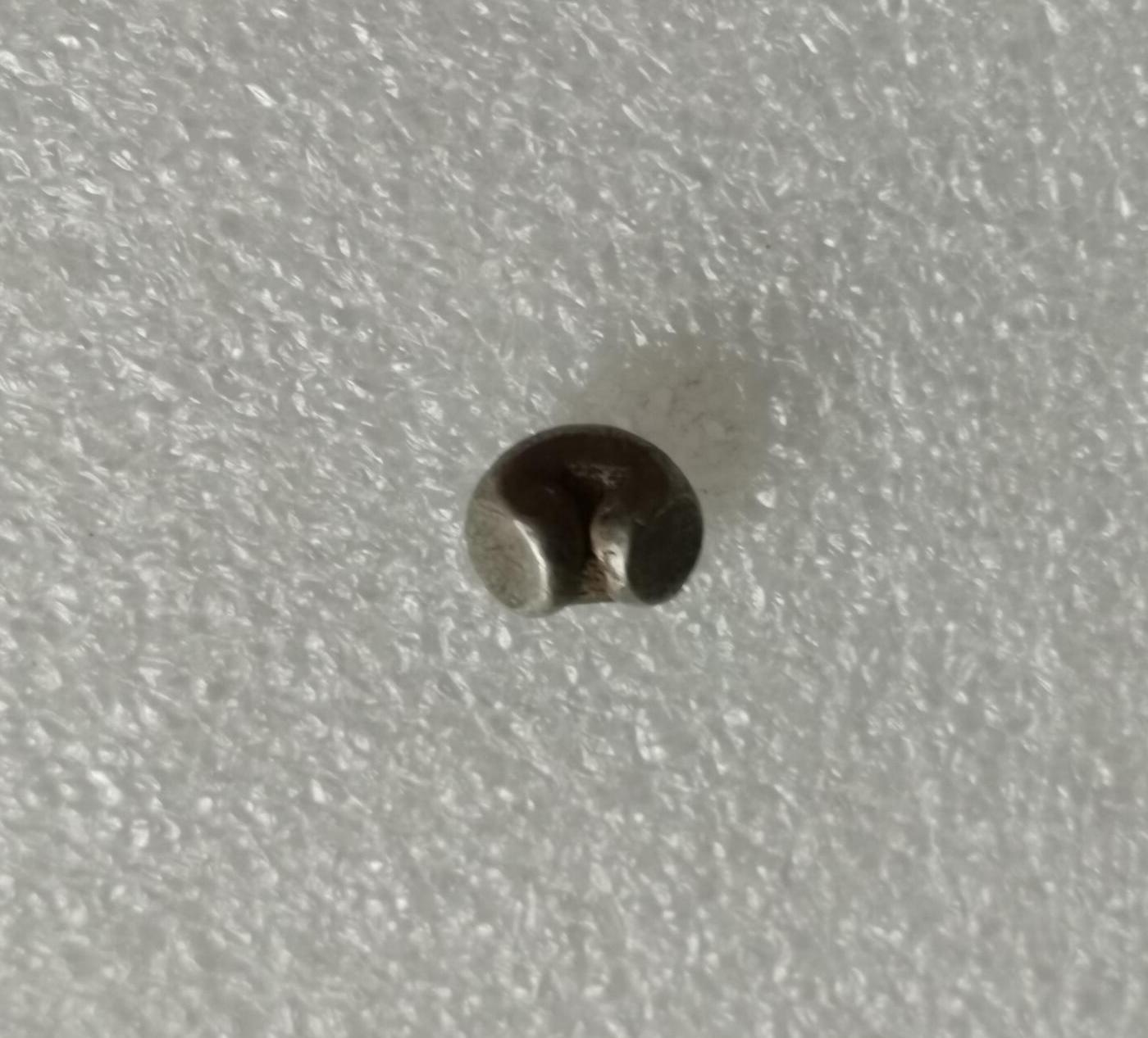 瓶子🏺第201期拍卖会  15-16世纪暹罗象形和海螺🐚戳记屁股锭银锭