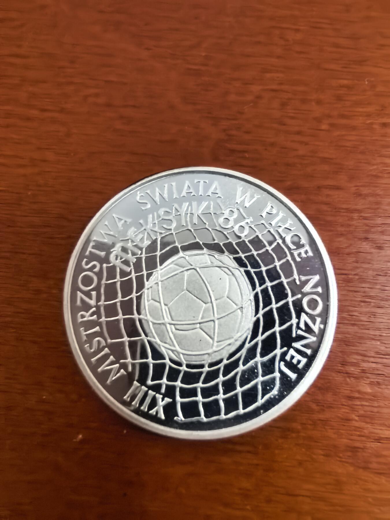 长老汇蛇年精选第三十一场拍卖 1986波兰世界杯500兹罗提精制银币，克书50美金（1）