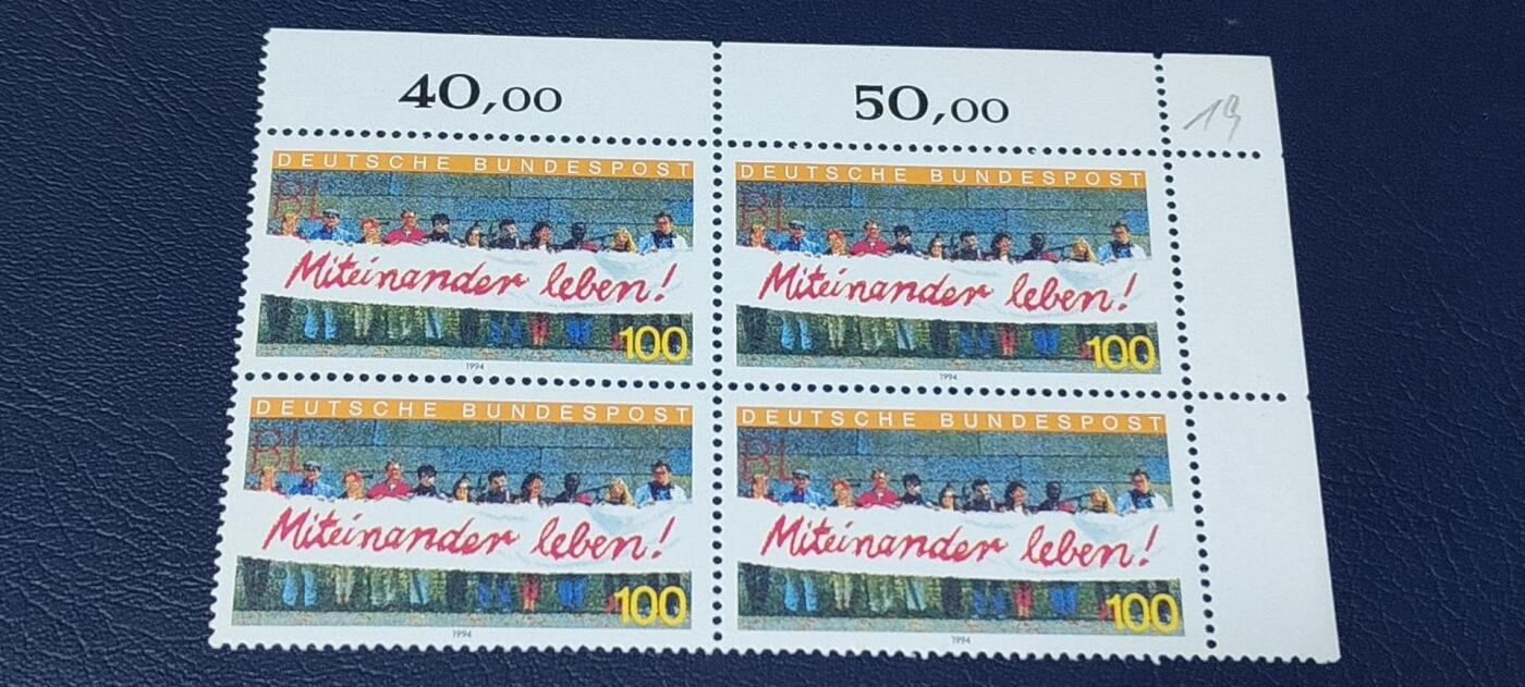 德国邮票专场，都是四方联人物题材 德国邮票四方联一张，1993年发行，外国移民团结起来共创家园，。品相如图