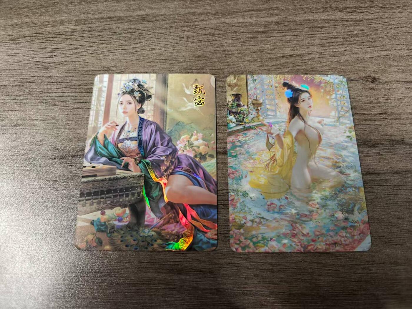龙虎卡牌第48场 （无佣金，满120包邮，欢迎送拍，摩点开车） 彩闪2张 甄宓&夏侯光姬（甄宓左下角有折角，介意勿拍）