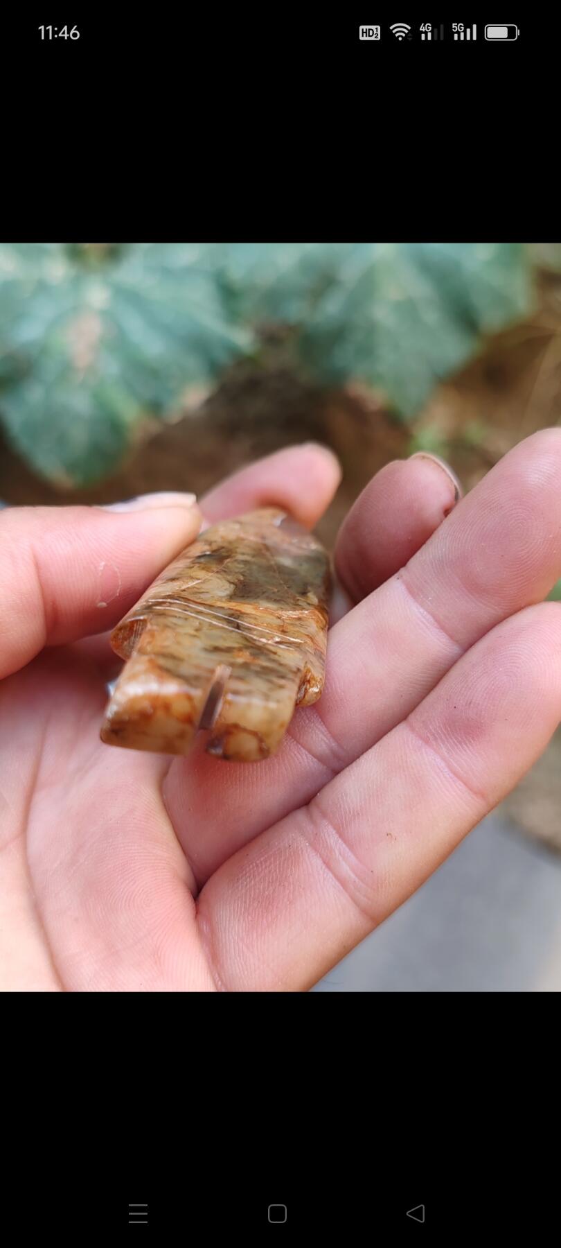 老玉雕刻鱼挂件一个，品相如图