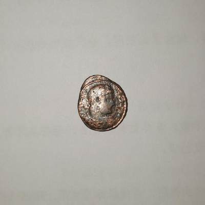 罗马帝国君士坦丁一世（公元307年-337年在位）士兵军旗镀银铜币，银层被洗已无，通货好品 - 罗马帝国君士坦丁一世（公元307年-337年在位）士兵军旗镀银铜币，银层被洗已无，通货好品