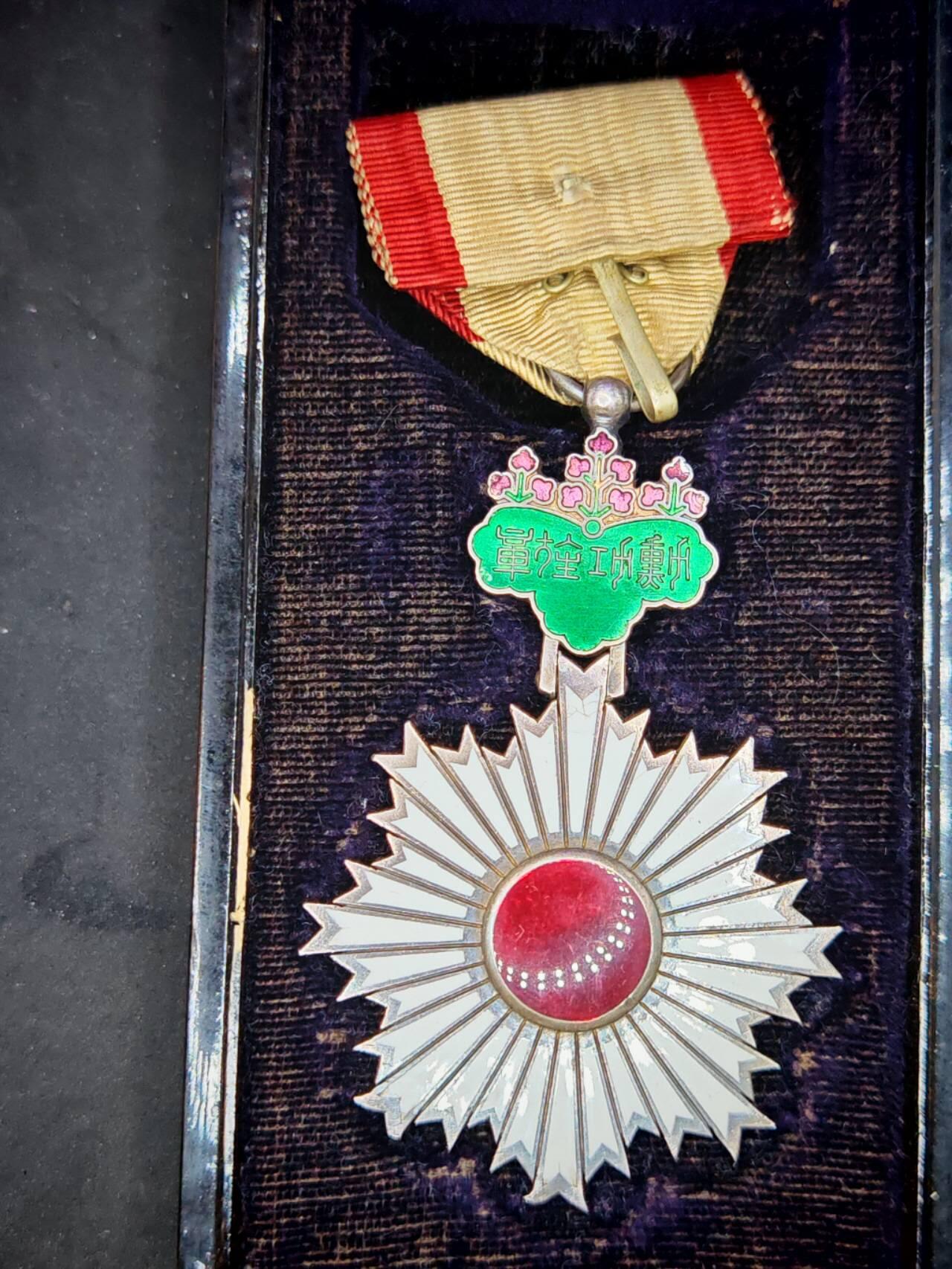 凯旋世界勋赏（第17期）（欢迎送拍）（对拍品有疑问请询问客服，不接受到手刀，出价默认拍品品相。请认真阅读拍卖规则！出价默认已认可！）（收到货请录制开箱视频，无视频概不处理问题。） 昭和早期六旭