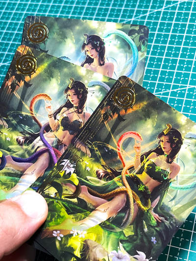 显眼宝25期 颜值精选 - 卡颜月色 生肖 巳蛇  折光彩闪 三渐变含艺术3张    折光彩闪  63*88