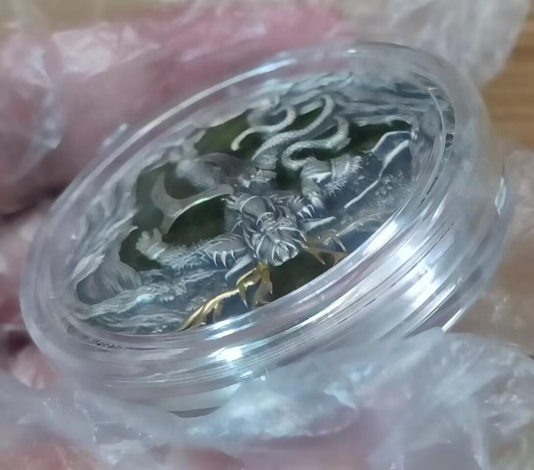 第168期拍卖【长期征集拍品】 【龙头币】纽埃2022年，古希腊凯尔特神话系列(1)-科尔努诺斯(鹿角神)，2盎司、高浮雕仿古、镀金、镶嵌彩色树脂、彩色漂亮银币. 盒证全. 龙头币(系列第一枚). 国外售价326美元