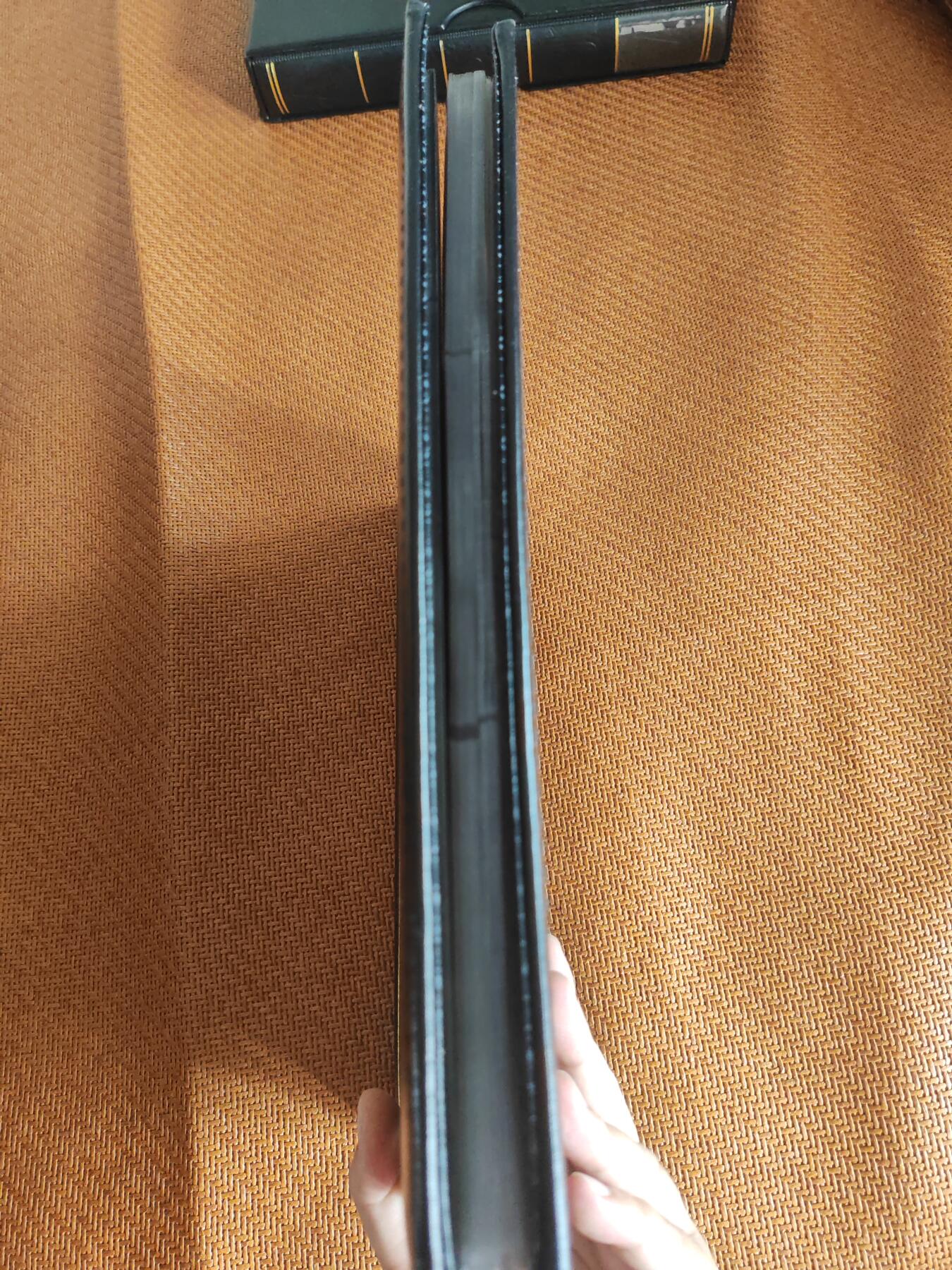 德国 灯塔 正品 钱币收藏册 册+30张内页+15张隔页 均为灯塔正品 购入价500+ 轻微使用 赠送灯塔正品手套（全新未使用）和镊子（价值60元）不议价