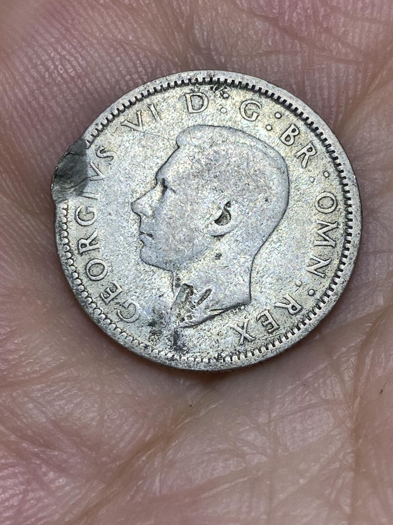 2025年第七十五场(总第一百零一场）外国好品散币(免佣金) 边有伤–英国🇬🇧1943年6便士银币(乔治六世第一版)
