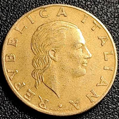 泉币菌-第68场-精品欢乐场-第1场 / 福利放送，感谢大家一直以来的支持。68-72场中，凡拍中15单及以上者，非偏远地区购买者，其所购所有商品满30包邮。       （特别说明：偏远地区包邮条件除满足购满15单及以上外，内蒙古、青海、西藏、宁夏需要满48包邮，新疆、西藏需要满68包邮。） 意大利1978年200里拉 丰收女神 齿轮 铝青铜币 外国硬币 24mm