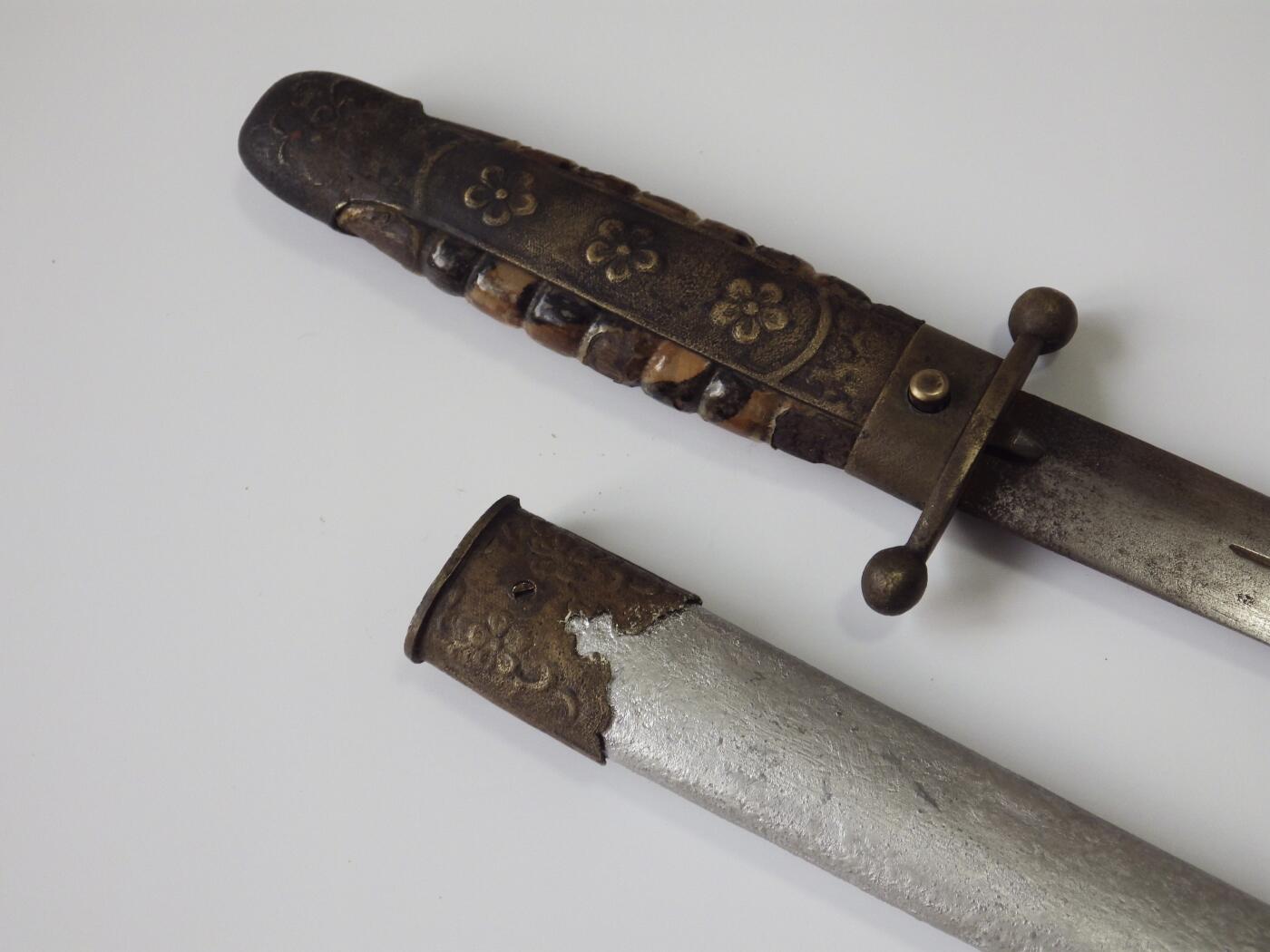 RimeNova韵星2025军品类夏季拍卖会-- RimeNova 2025 Summer Militaria Sale 陆军少将（军需监）冯一中旧藏，抗战中正剑（梅花剑）