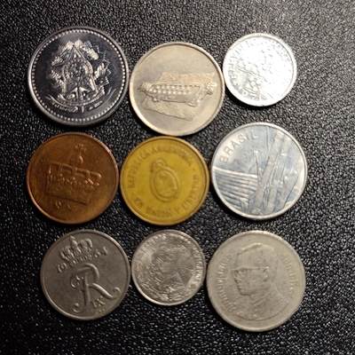 泉币菌-第68场-精品欢乐场-第1场 / 福利放送，感谢大家一直以来的支持。68-72场中，凡拍中15单及以上者，非偏远地区购买者，其所购所有商品满30包邮。       （特别说明：偏远地区包邮条件除满足购满15单及以上外，内蒙古、青海、西藏、宁夏需要满48包邮，新疆、西藏需要满68包邮。） 各国散币 9枚