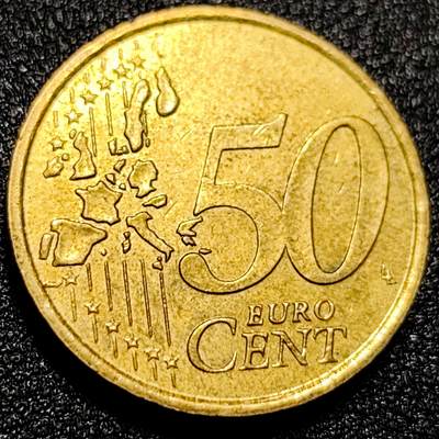 泉币菌-第69场-精品欢乐场-第2场 / 福利放送，感谢大家一直以来的支持。68-72场中，凡拍中15单及以上者，非偏远地区购买者，其所购所有商品满30包邮。       （特别说明：偏远地区包邮条件除满足购满15单及以上外，内蒙古、青海、西藏、宁夏需要满48包邮，新疆、西藏需要满68包邮。） 欧元-铜光极美-2002年希腊50欧分黄铜币 首相埃莱夫塞里奥斯   24mm 7.8g