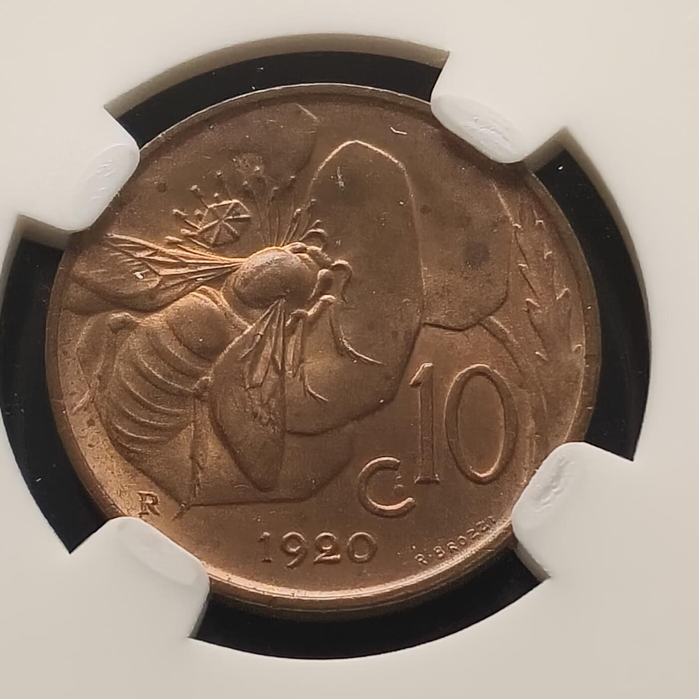 【全场包邮】纯粹捡漏拍450场 意大利1920年艾曼努尔三世10分蜜蜂铜币-NGC MS64 RB
