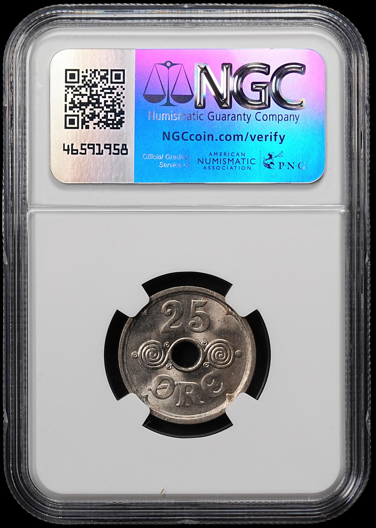 修遠堂世界钱币第七十九期 NGC MS64 1947年丹麦中孔25欧尔