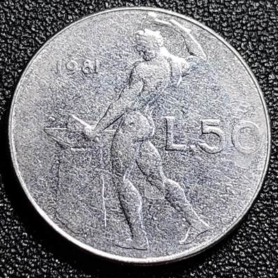 泉币菌-第68场-精品欢乐场-第1场 / 福利放送，感谢大家一直以来的支持。68-72场中，凡拍中15单及以上者，非偏远地区购买者，其所购所有商品满30包邮。       （特别说明：偏远地区包邮条件除满足购满15单及以上外，内蒙古、青海、西藏、宁夏需要满48包邮，新疆、西藏需要满68包邮。） 意大利 1981年 50里拉 锻冶之神 伍尔坎 24mm