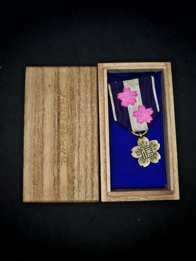 凯旋世界勋赏（第17期）（欢迎送拍）（对拍品有疑问请询问客服，不接受到手刀，出价默认拍品品相。请认真阅读拍卖规则！出价默认已认可！）（收到货请录制开箱视频，无视频概不处理问题。） - 武德会章带盒