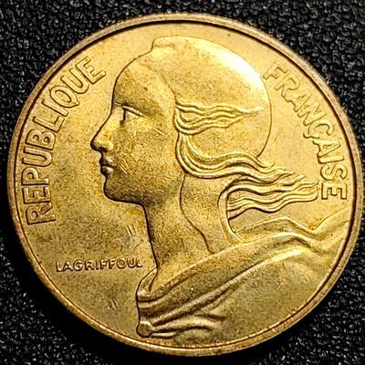 泉币菌-第69场-精品欢乐场-第2场 / 福利放送，感谢大家一直以来的支持。68-72场中，凡拍中15单及以上者，非偏远地区购买者，其所购所有商品满30包邮。       （特别说明：偏远地区包邮条件除满足购满15单及以上外，内蒙古、青海、西藏、宁夏需要满48包邮，新疆、西藏需要满68包邮。） 铜光美品 法国1972年20生丁铜币 玛丽安娜 入欧前末版 绝版