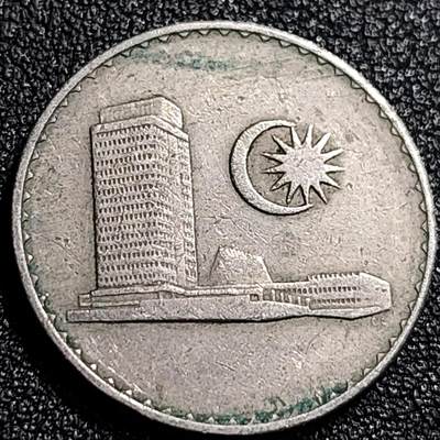 泉币菌-第69场-精品欢乐场-第2场 / 福利放送，感谢大家一直以来的支持。68-72场中，凡拍中15单及以上者，非偏远地区购买者，其所购所有商品满30包邮。       （特别说明：偏远地区包邮条件除满足购满15单及以上外，内蒙古、青海、西藏、宁夏需要满48包邮，新疆、西藏需要满68包邮。） 马来西亚1976年20仙 大厦版 铜镍币 23.6mm