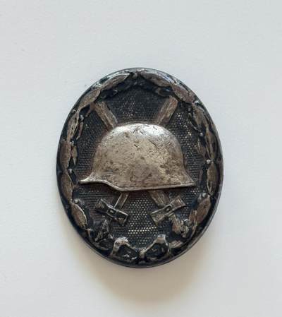 RimeNova韵星2025军品类夏季拍卖会-- RimeNova 2025 Summer Militaria Sale - 德意志第三帝国黑色战伤奖章 战后自去nazi化版