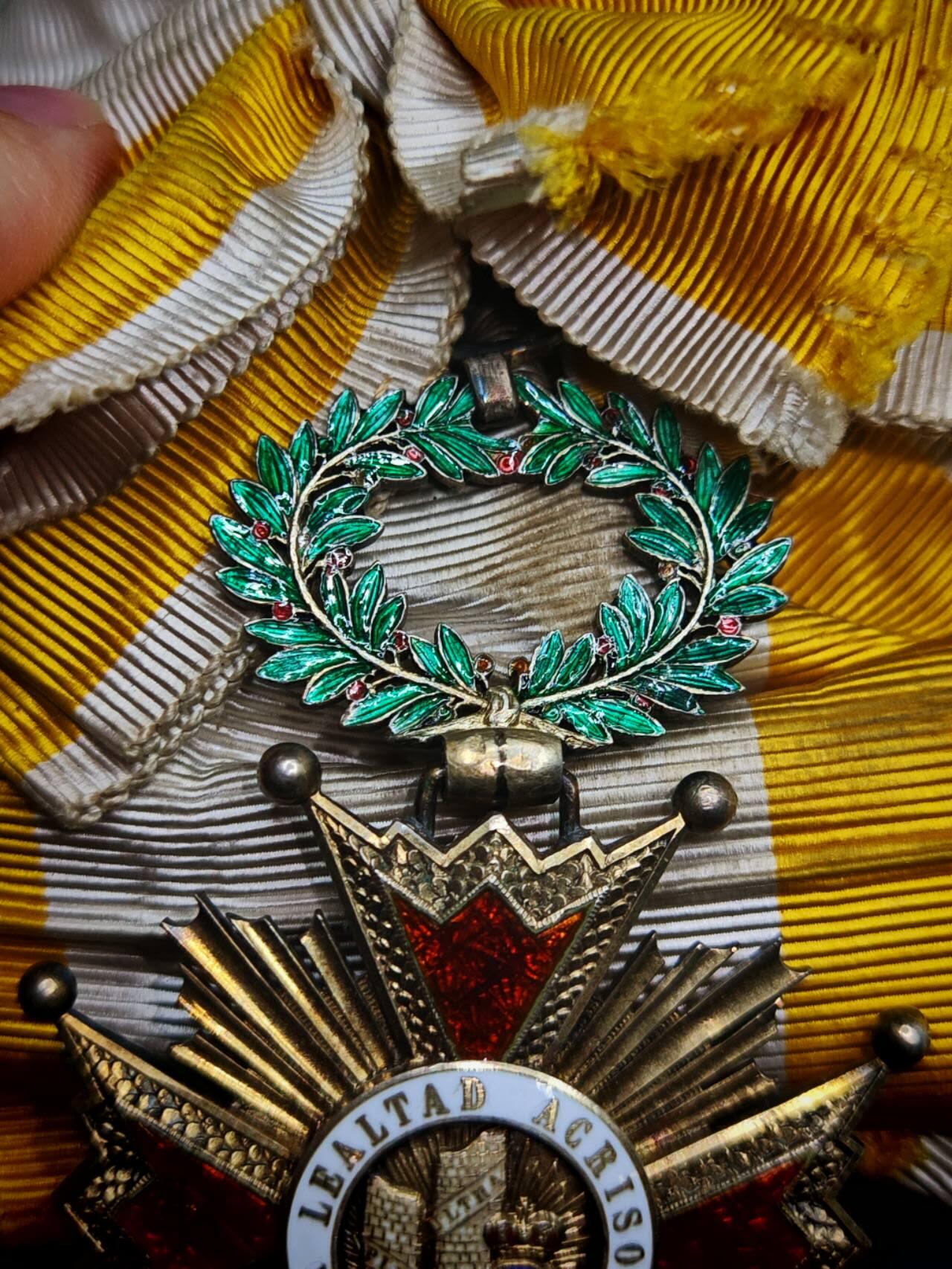 凯旋世界勋赏（第17期）（欢迎送拍）（对拍品有疑问请询问客服，不接受到手刀，出价默认拍品品相。请认真阅读拍卖规则！出价默认已认可！）（收到货请录制开箱视频，无视频概不处理问题。） 法造西班牙伊丽莎白勋章