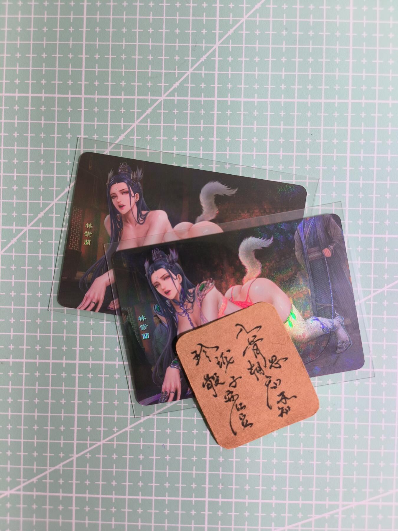 C先生卡牌 第8期 豪杰传亲签 西游姬亲签 卡德曼亲签 人间传亲签（品控显微镜勿拍！默认微瑕。持续收拍品中。。欢迎送拍） 【彩闪】嘎嘎鸭  有氧运动  双服饰 奈卡