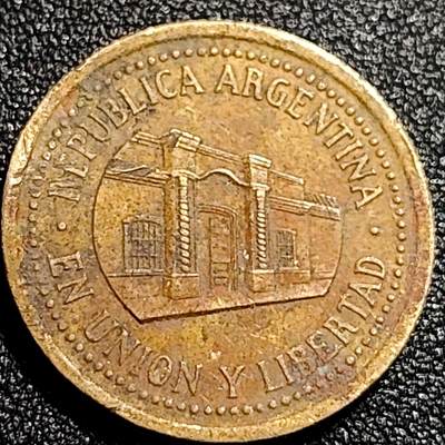 泉币菌-第68场-精品欢乐场-第1场 / 福利放送，感谢大家一直以来的支持。68-72场中，凡拍中15单及以上者，非偏远地区购买者，其所购所有商品满30包邮。       （特别说明：偏远地区包邮条件除满足购满15单及以上外，内蒙古、青海、西藏、宁夏需要满48包邮，新疆、西藏需要满68包邮。） 阿根廷1992年50分铝青铜硬币25.2mm图库曼的历史之家