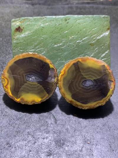 精美亚光原皮冰飘心拉丝料天眼纹战国红玛瑙对切原石摆件一对， - 精美亚光原皮冰飘心拉丝料天眼纹战国红玛瑙对切原石摆件一对，