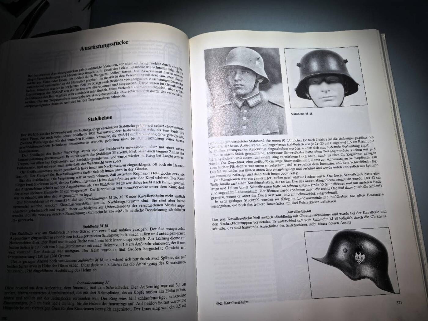 盛世勋华——号角文化勋章邮票专场拍卖第273期 鼎力推荐 德国（1939）国防军制服徽章全记录 陆军卷 极为详细 叹为观止 包括制服徽章旗帜装备等等 及各特殊部队专用制服徽章厚达598页 最顶级文献