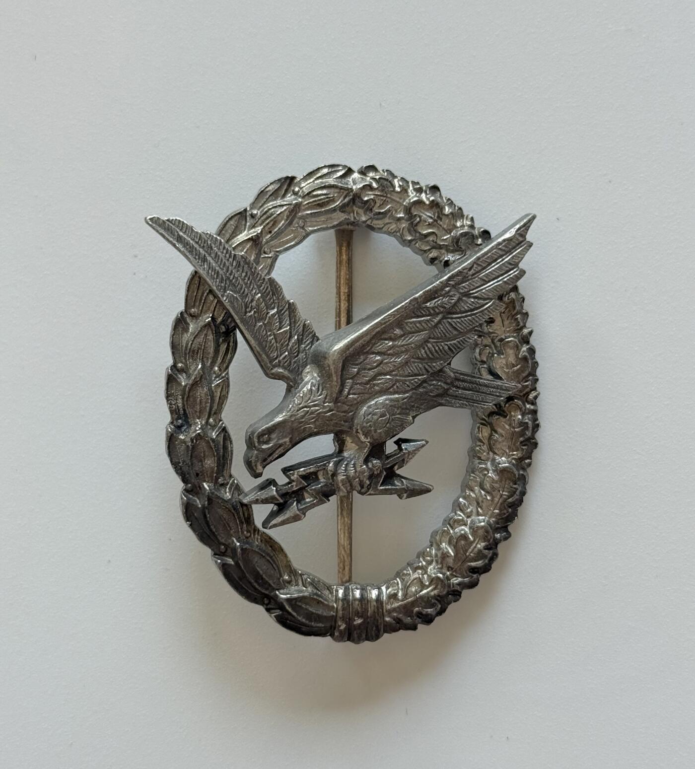 RimeNova韵星2025军品类夏季拍卖会-- RimeNova 2025 Summer Militaria Sale 1957版德国航空机炮手奖章