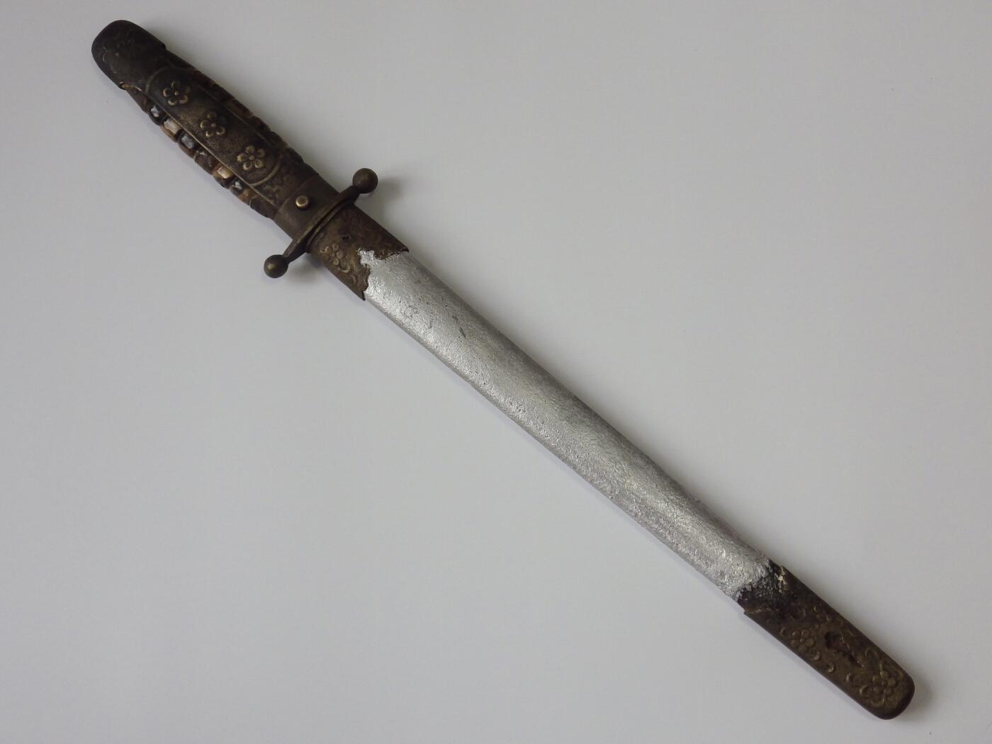 RimeNova韵星2025军品类夏季拍卖会-- RimeNova 2025 Summer Militaria Sale 陆军少将（军需监）冯一中旧藏，抗战中正剑（梅花剑）