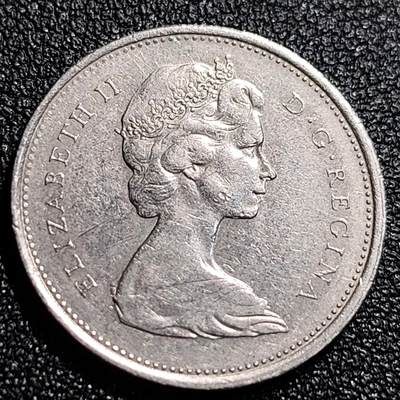 泉币菌-第69场-精品欢乐场-第2场 / 福利放送，感谢大家一直以来的支持。68-72场中，凡拍中15单及以上者，非偏远地区购买者，其所购所有商品满30包邮。       （特别说明：偏远地区包邮条件除满足购满15单及以上外，内蒙古、青海、西藏、宁夏需要满48包邮，新疆、西藏需要满68包邮。） 高币值 加拿大1974年1/4加拿大元 伊丽莎白二世 驯鹿 24mm 