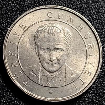 泉币菌-第68场-精品欢乐场-第1场 / 福利放送，感谢大家一直以来的支持。68-72场中，凡拍中15单及以上者，非偏远地区购买者，其所购所有商品满30包邮。       （特别说明：偏远地区包邮条件除满足购满15单及以上外，内蒙古、青海、西藏、宁夏需要满48包邮，新疆、西藏需要满68包邮。） 原光美品 土耳其2003年 星月币 250万里拉 23.5毫米