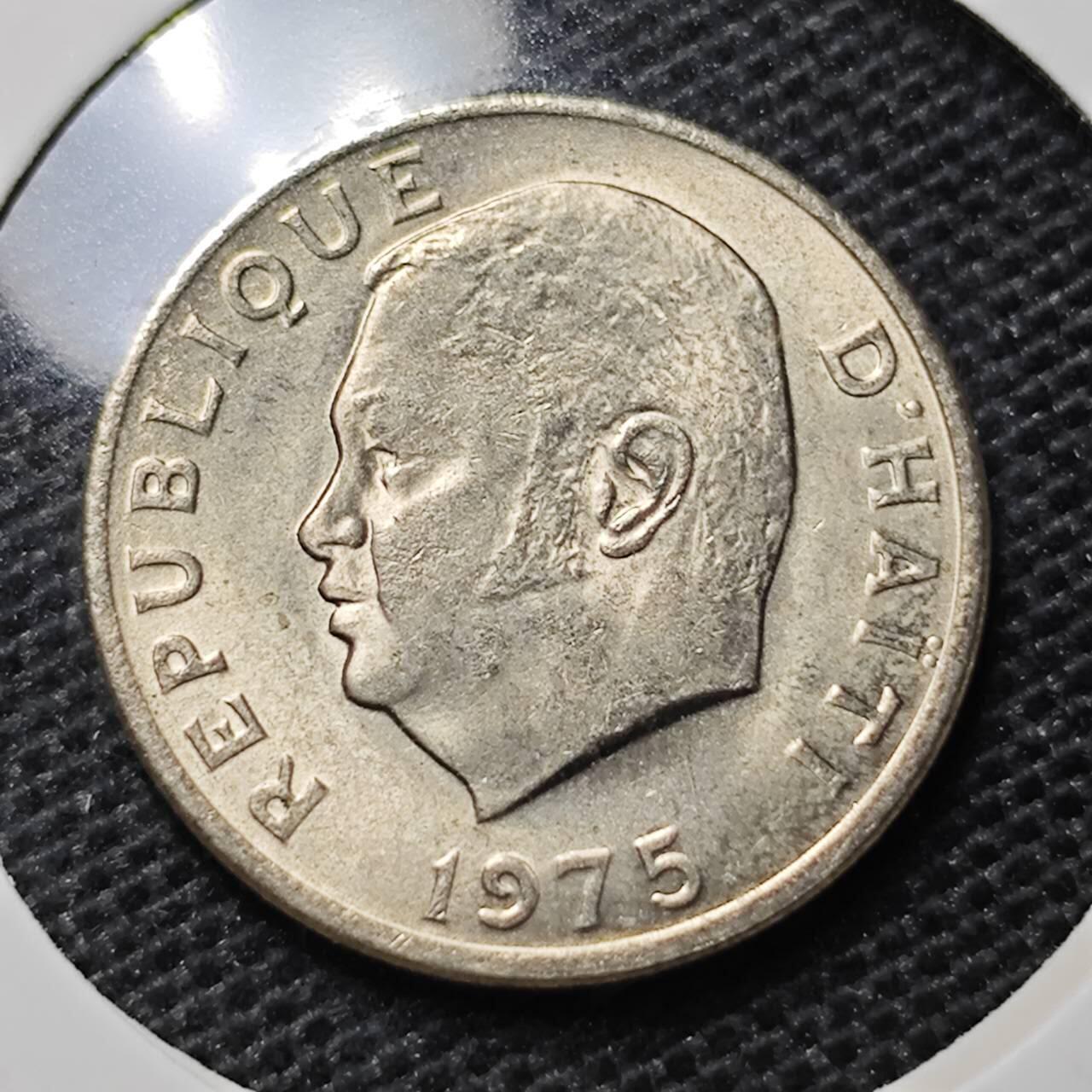 KK钱币收藏小铺 第316期 2月预留时间 周末发货  1975海地5分好品
